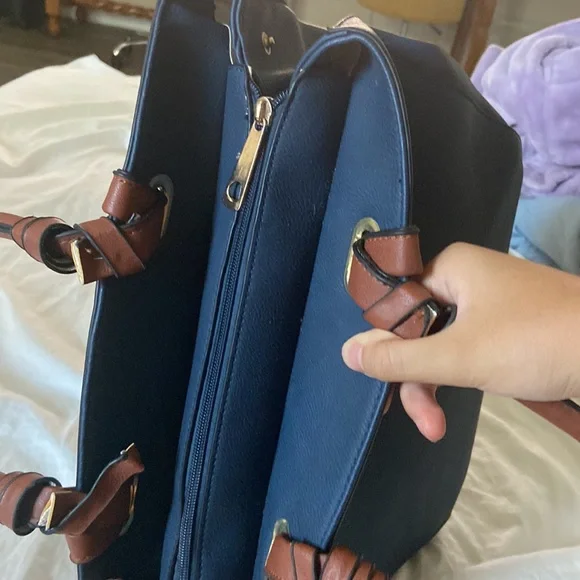 Mulberry Purse Handbag Tote w/ gold hardware, clean leather handbag EUC - Picture 8 of 16